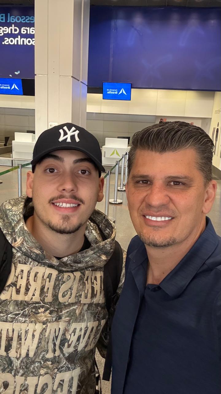 Apóstolo Fabrício Martins 18